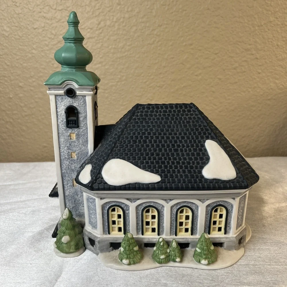 Vintage 2001 Dept 56 Heritage Village Collection St. Nicholas Kirche 56170 Cord